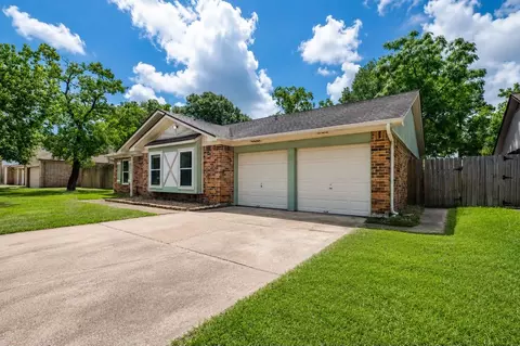 Exterior - 6903 Briarfield Dr, Spring, TX 77379 photo 2 of 6