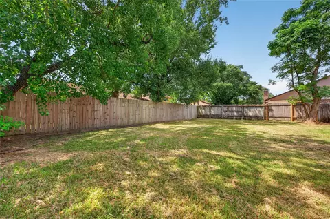 Exterior - 6903 Briarfield Dr, Spring, TX 77379 photo 5 of 6