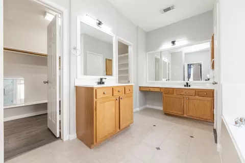 Bath - 3002 Vincent Crossing Dr, Spring, TX 77386 photo 2 of 5