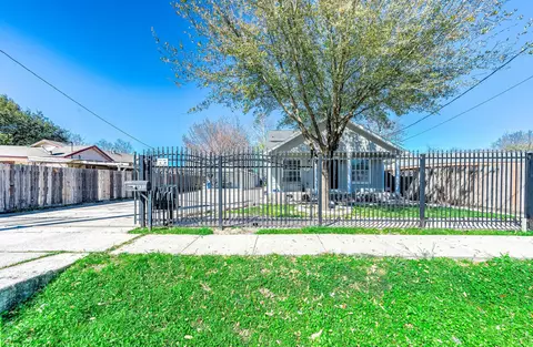 931 Bennington St, Houston, TX 77022