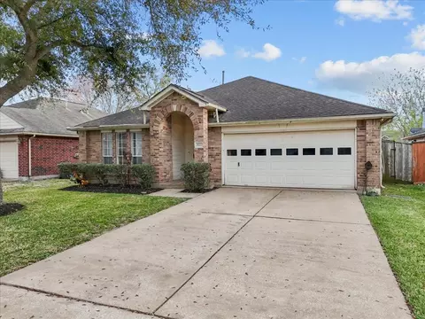 9210 Barton Ct, La Porte, TX 77571