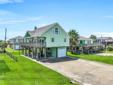 4018 Reeves Dr, Galveston, TX 77554