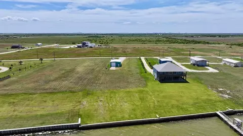 114 N Red Snapper Dr, Port Lavaca, TX 77979