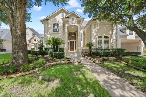 6 Epernay Pl, Houston, TX 77040
