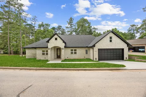 1920 Foxbriar Dr, Huntsville, TX 77340
