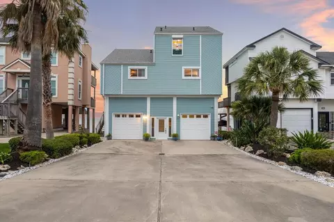 251 Isles End Rd, Tiki Island, TX 77554