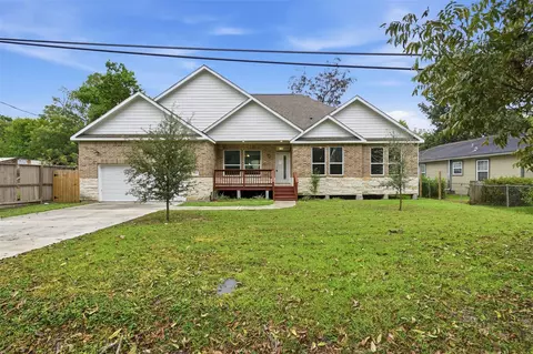 2332 Margaret St, Houston, TX 77093