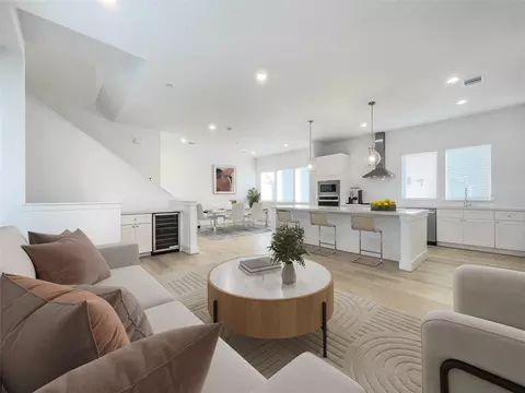 7711 Westside Villas Ln, Houston, TX 77055