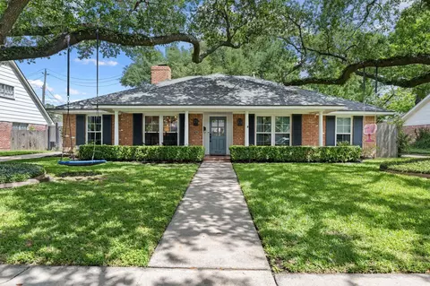 8014 Meadowvale Dr, Houston, TX 77063