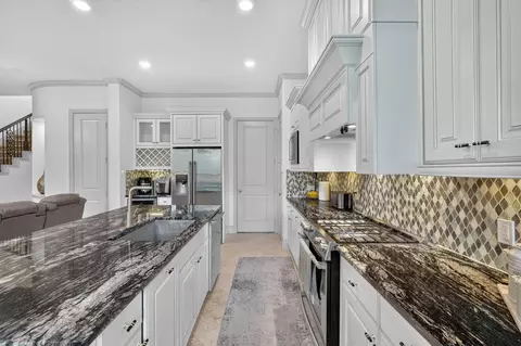 Kitchen - 226 Skybranch Ct, Conroe, TX 77304 photo 5 of 5