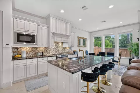 Kitchen - 226 Skybranch Ct, Conroe, TX 77304 photo 2 of 5