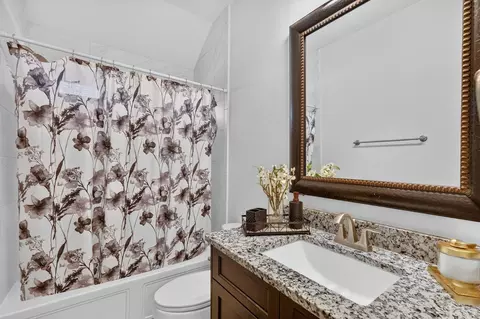 Bath - 226 Skybranch Ct, Conroe, TX 77304 photo 4 of 4