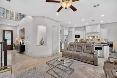 Entry Way - 226 Skybranch Ct, Conroe, TX 77304 photo 2 of 7