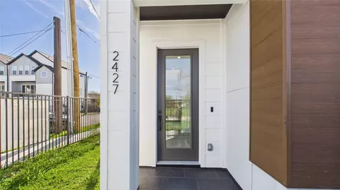 2427 Harrington St, Houston, TX 77026