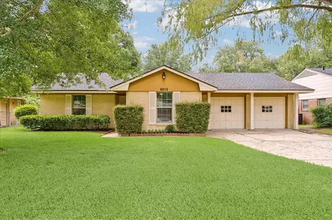 5615 Burlinghall Dr, Houston, TX 77035