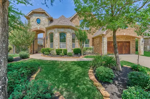 6 Devon Dale Dr, Tomball, TX 77375