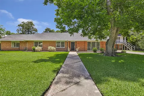 606 N Main St, Dayton, TX 77535