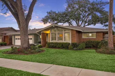 8034 Cedel Dr, Houston, TX 77055