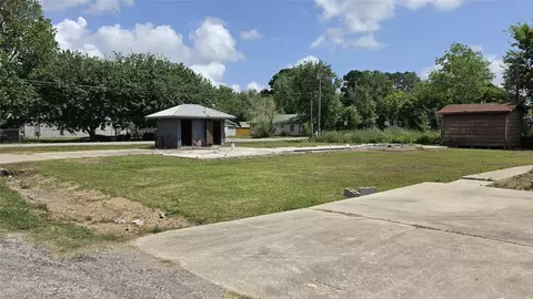 3538 10th St, Beaumont, TX 77705