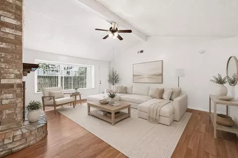 10431 Towne Oak Ln, Sugar Land, TX 77498