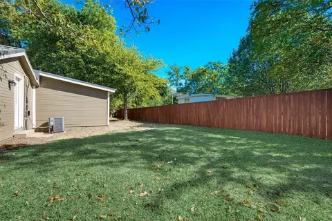 314 Avenue D, Point, TX 75472 photo 4