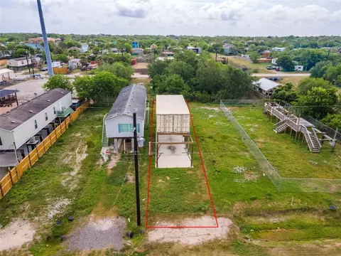437 16th St, San Leon, TX 77539