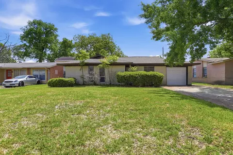 5242 Grace Point Ln, Houston, TX 77048