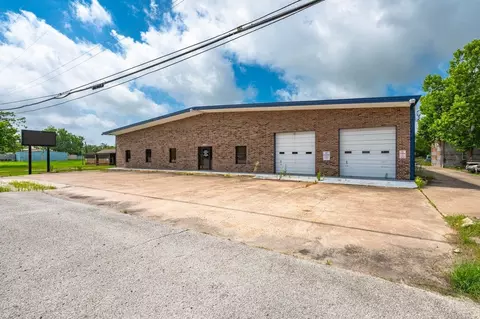 8621 Highway 6, Hitchcock, TX 77563