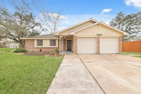 12607 Dermott Dr, Houston, TX 77065