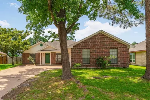 8614 Greenleaf Lake Dr, Houston, TX 77095