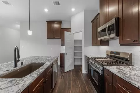 Kitchen - 25662 John Wayne Rd, Splendora, TX 77372 photo 2 of 3