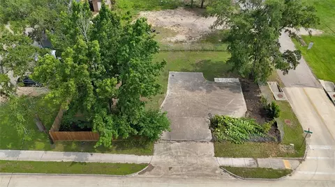 1620 Odd Fellow St, Conroe, TX 77301 photo 2