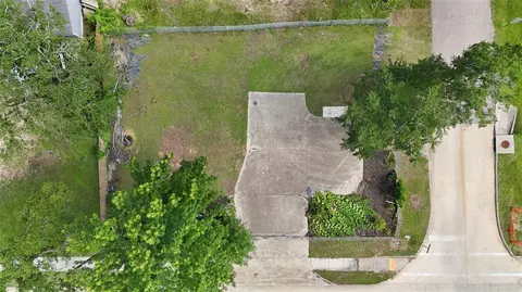 1620 Odd Fellow St, Conroe, TX 77301
