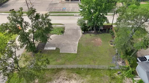 1620 Odd Fellow St, Conroe, TX 77301 photo 5
