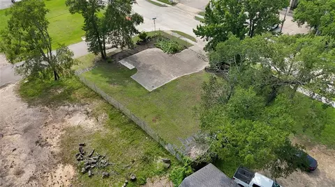 1620 Odd Fellow St, Conroe, TX 77301 photo 4