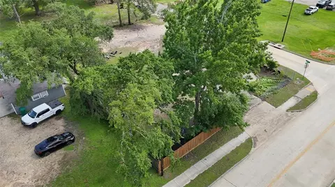 1620 Odd Fellow St, Conroe, TX 77301 photo 3