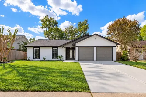 7714 Summer Glen Ln, Houston, TX 77072