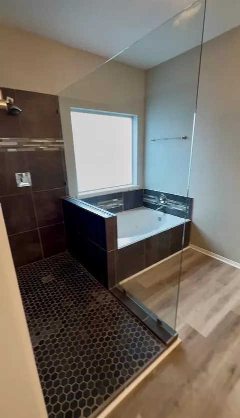 Bath - 22310 Lamaster Ln, Spring, TX 77373 photo 2 of 2