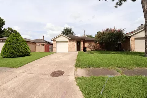 9207 Lynchester Dr, Houston, TX 77083
