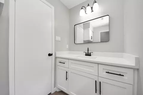 Bath - 2402 Rolling Glen Dr, Spring, TX 77373 photo 4 of 4