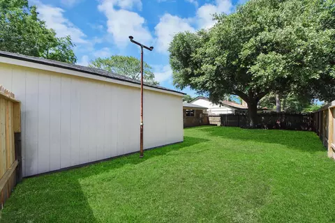 Exterior - 2402 Rolling Glen Dr, Spring, TX 77373 photo 4 of 5