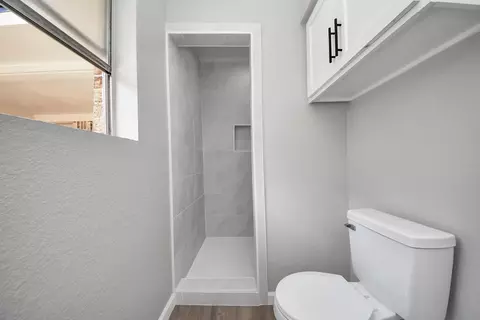 Bath - 2402 Rolling Glen Dr, Spring, TX 77373 photo 3 of 4