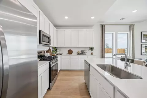 Kitchen - 1202 Pavia Fields Dr, Huffman, TX 77336 photo 4 of 5