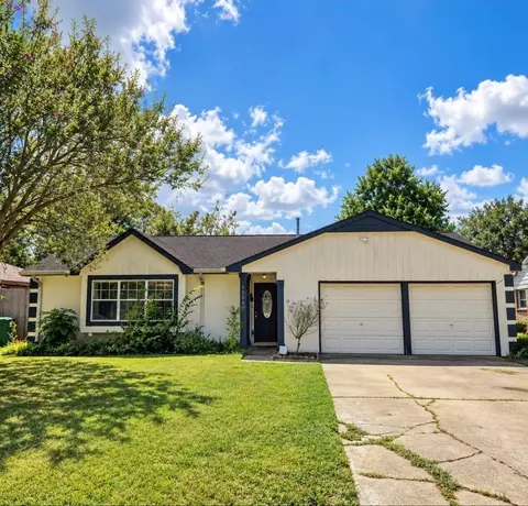 11010 Sageriver Dr, Houston, TX 77089