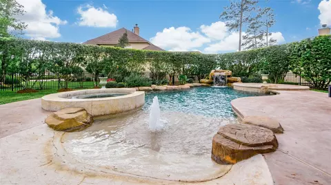 Exterior - 25207 Hideaway Run Dr, Spring, TX 77389 photo 5 of 6