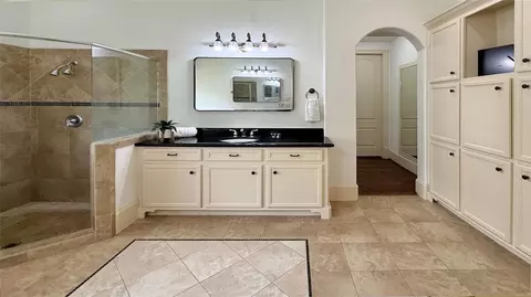 Bath - 25207 Hideaway Run Dr, Spring, TX 77389 photo 4 of 5
