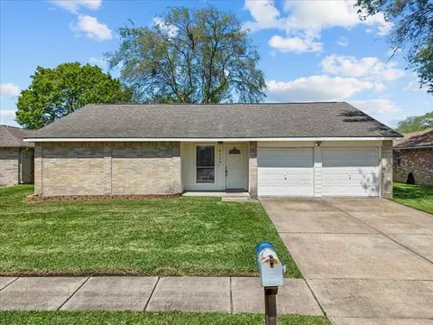 9739 Rustic Rock Rd, La Porte, TX 77571