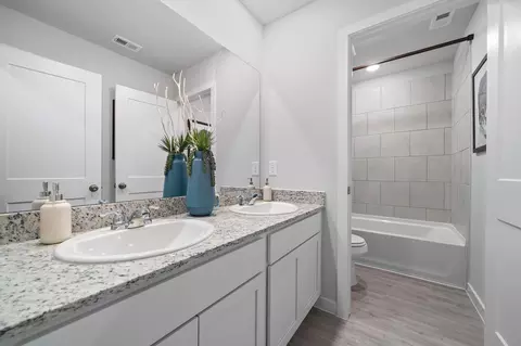 Bath - 9760 Caney Bend Rd, Conroe, TX 77303 photo 2 of 3