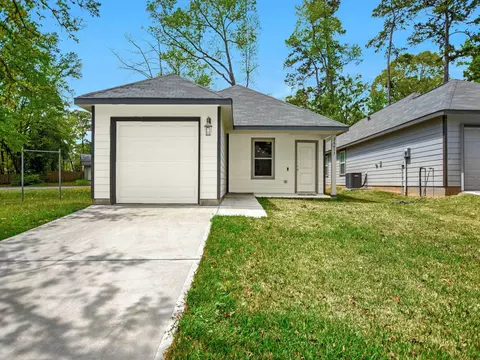 24617 Pools Creek Way, Huntsville, TX 77320