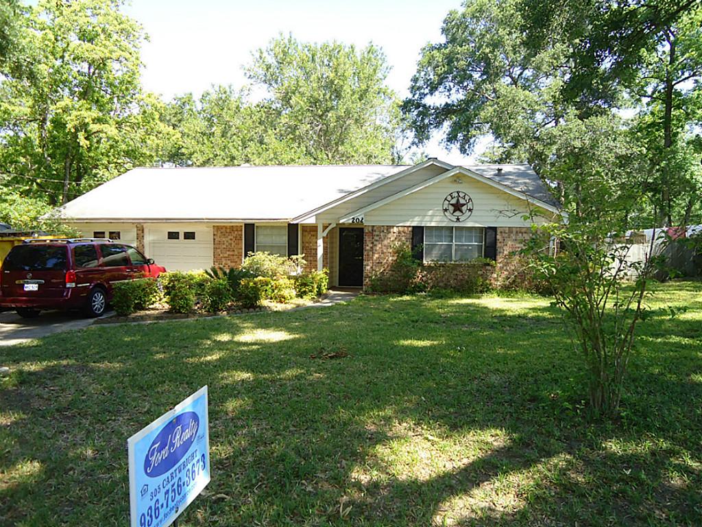 202 Bybee Dr, Conroe, TX 77301 photo 1